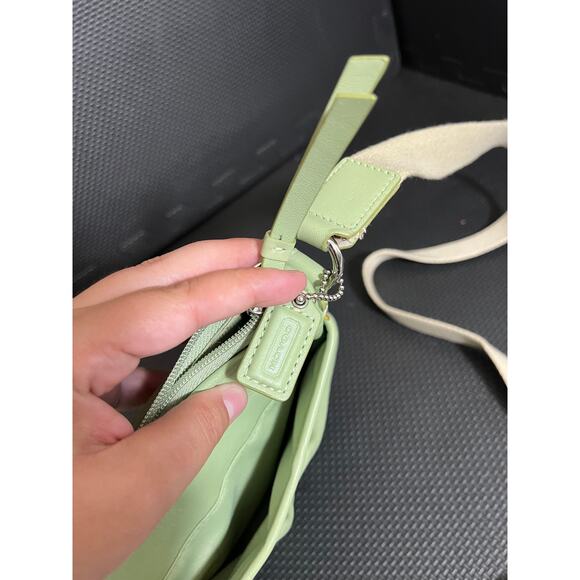 Coach Vintage Soho Green Soft Pebbled Leather Mint Green Y2K Purse Handbag - Picture 8 of 10